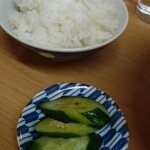 江ちゃんラーメン - 今日の漬物は…胡瓜！旨し！