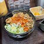 Enjin - 辛みそキムチ肉ぶっかけうどん。美味し。