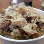 丼太郎 - 肉の表情。