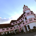 ニューリンデン - 洋風のお城のような外観