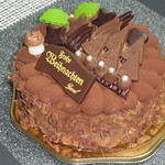 デメル 伊勢丹新宿店 - キノコのワンポイントが可愛らしい　見た目は派手じゃないので子供受けはしない大人のケーキですかね。