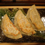 琥珀 - 餃子　360円　（＾＾