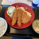 Katsuya - エビフライとヒレカツの定食￥790  旦那さんカツ丼￥490と豚汁は写メ撮り忘れ
