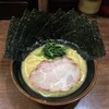 大岡家 - ラーメン720円麺硬め。海苔増し60円。
