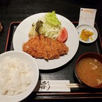 居酒屋 なか山 - ロースかつ定食