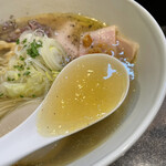 Japanese Soba Noodles 蔦 - 出汁の効いたスープ