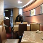 チャイナ 三丁目 - 【'12/12/21撮影】店内のテーブル席の風景です