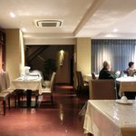 チャイナ 三丁目 - 【'12/12/21撮影】店内のテーブル席の風景です