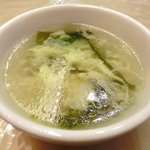 チャイナ 三丁目 - 【'12/12/21撮影】サービスランチ 1000円 の玉子スープ