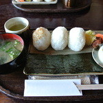 無上帑 - おむすび３個セット・珈琲付き\1300