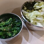 男気焼肉旨味 - 小松菜ナムルと海苔サラダ