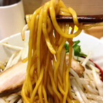 拉麺大公 - 焦がし醤油、自家製麺をリフトアップ