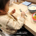 拉麺大公 - ご飯と麺を交互に味わう我が子