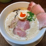ラーメン家 みつ葉 - 熟成鰹香る白湯(こってり)