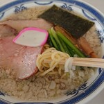 黒潮拉麺 - 浅草、開化楼さんの麺らしいです(p_-)
