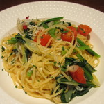 ハタケ青山 - シラスとネギのオイルベースのスパゲティ