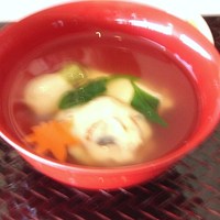 神戸なだ万 - 吸い物きのこしんじょう魚、野菜が入っていました