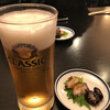 Washoku Yaaiueo - ビールとアワビのスライス、間違いなく美味いですね。