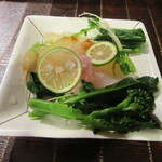 山介 - 「真子ガレイ刺身 野菜添え」