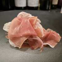 コレドガーナ - パルマ産生ハム、シャインマスカット、モッチャレラチーズ