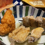 鶏だしおでん ねりもん - えびしんじょう 286円、串おでん ソリ（希少部位）253円・手羽先 253円。