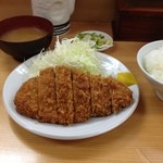 とんかつ山家 御徒町店 - ロースカツ定食　680円