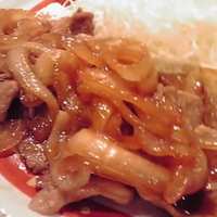 本格肉料理 丸小 - 生姜焼き定食の生姜焼きは普通。