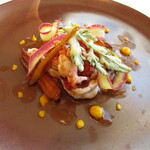 ラ メゾン ドゥ グラシアニ - Homard オマール・ブルーのローストのポッシェ 淡路島のフレッシュグループの人参 野菜のベニエ