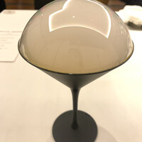 R1 TOKYO Bar&Restaurant - パチンを弾ける風船の中には・・