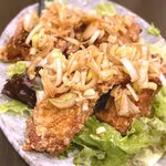 味囲楽 - 自家製ダレの油淋鶏￥650　2021.12.15