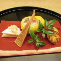 大手町浅田 - ＜前菜＞蟹でんぶ和え　火取り干口子　鰤蕪寿司　恵比寿松笠くわい