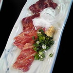 お食事処たかせ - コース６品目 馬刺し ちょｗｗｗ何このサシは！？Σ(ﾟДﾟ；≡；ﾟдﾟ)