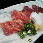 お食事処たかせ - 馬刺しｱｯﾌﾟ! ﾏｼﾞそのまま食えます!醤油に付けたらパァーって脂が!