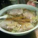 進京亭 - チャーシュー麺、携帯のカメラがショボいので上手く撮れてません。本当は、もっと美味しそうな見た目です。