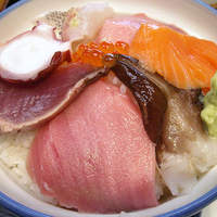 浅草 魚料理 遠州屋 - 「海鮮丼定食」のネタ