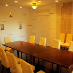 フラクタル - 扉で仕切られている個室。パーティに活用できそう。