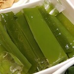 海底撈火鍋 - ワカメのアップ