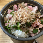 極麺 青二犀 - 大人のチャーシュー丼(生姜がきいて美味しい)