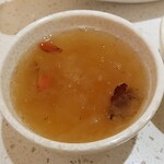 海底撈火鍋 - 何か分からない甘い飲み物(相方持ってきた、ゼリー状の物)