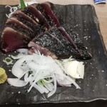明神丸 - 藁焼き鰹の塩タタキ