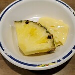 ステーキガスト - ガリガリで甘みが一切ないパイナップルです