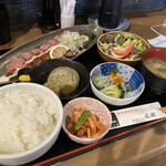 大阪産料理 空 - 本日の日替りは、ローストビーフでそれを注文し、おでん2種を追加しました！