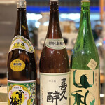 Futatsubo Shokudou - お店こだわりの日本酒たち。
      他にワイン、焼酎…等々もセレクトされた旨い酒が色々ある。
