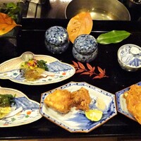 はらまさ - 昼：八寸（天然とらふぐの唐揚げ、〆鯖のすだちジュレがけ、蟹とフォアグラの茶碗蒸し、なまこのこのわた合えの飯蒸し）