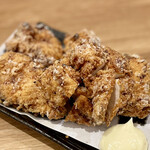 炭火焼鳥 バードヒル - 大山鶏の唐揚げ6個(590円)