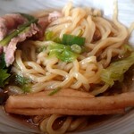 草庵 - 小皿に取り分けた鍋ラーメン