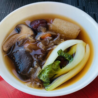 広東料理 センス - 淮山、絹笠茸、7種茸のベジタブル佛跳牆
                    （ファッティウチョン）