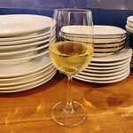ビストロ カフェ デリ ポキナ369 - グラスワイン白