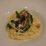 トラットリア カンパーナ ジロウマル - 自家製ベーコンとほうれん草のクリームスパゲティ