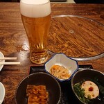 ふぐよし 総本店 - 生ビール、小鉢 河豚煮こごり、切り干し大根、あん肝ポン酢
            
            